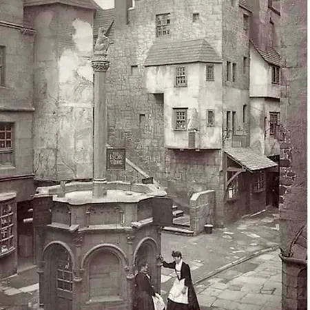 Bailie Royal Mile