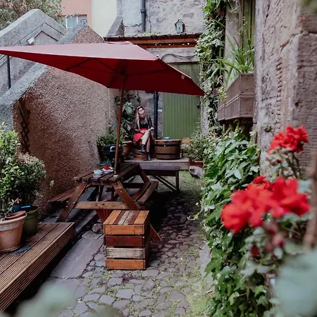 High Street - Over 18s Only, Backpackers Atmosphere (adults Only) *