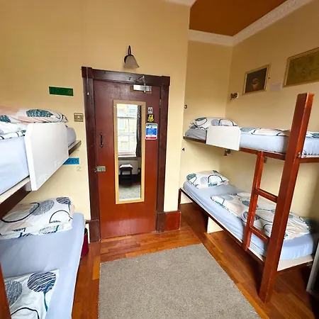 High Street - Over 18s Only, Backpackers Atmosphere (adults Only)