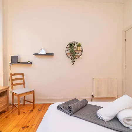 Apartment Large Corner