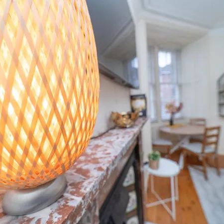 Large Corner Apartment Edinburgh