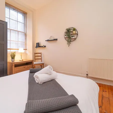Large Corner Apartment