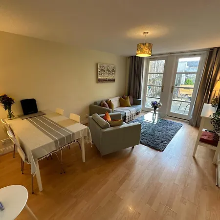 Castle Wynd Old Town Apartment