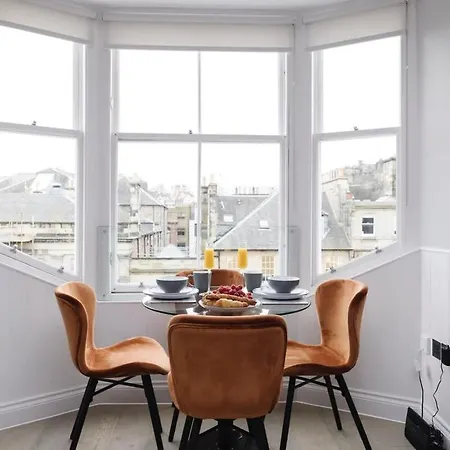 Dragon - Centre Castle View 1 Bed Daire