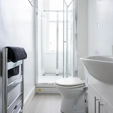 Cosy Leith Escape - *