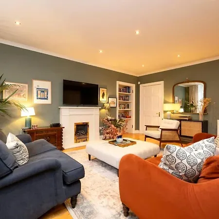 Daire Spacious 2 Bedroom Gem & Garden *