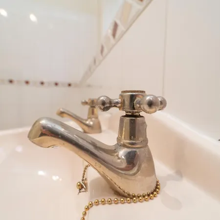 Large Corner Apartment