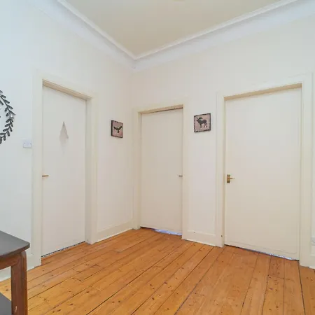 Large Corner Edinburgh