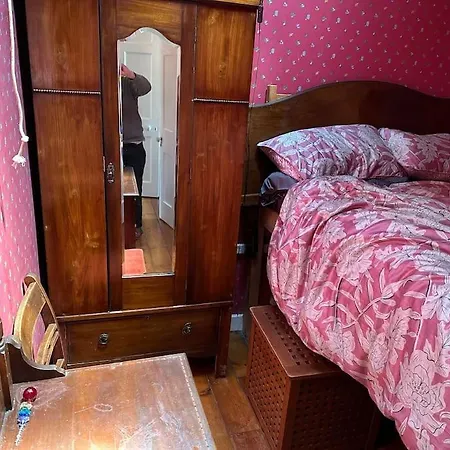 Very 2 Bedroom Flat In World Heritage Site Edinburgh