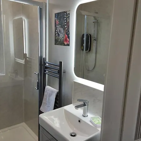 Πανσιόν East Claremont 4*
