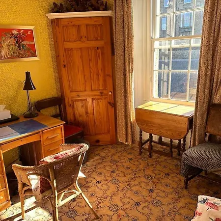 Very 2 Bedroom Flat In World Heritage Site Apartment