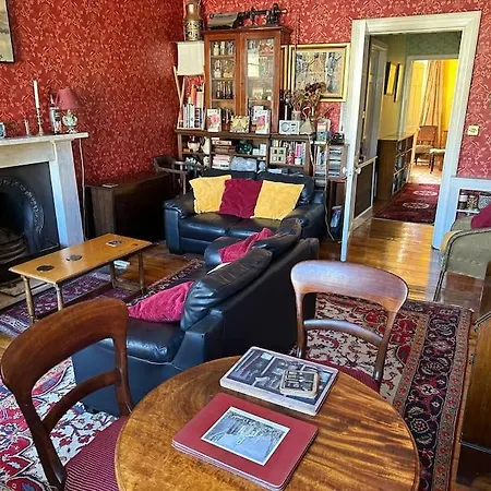 Very 2 Bedroom Flat In World Heritage Site Edinburgh