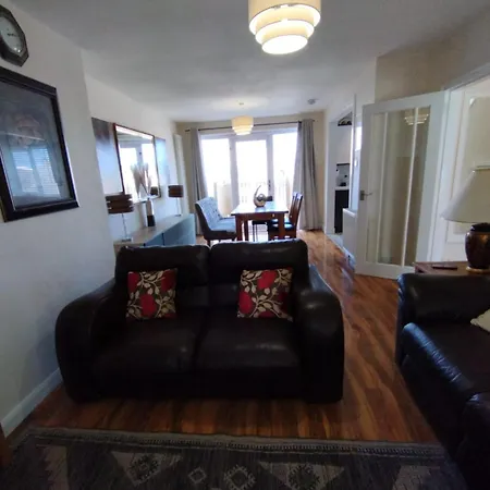 Villa 3 Bed House In - Private Parking Edimburgo