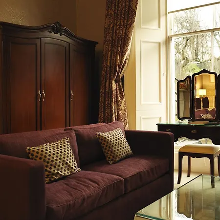 24 Royal Terrace 4*