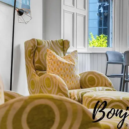 Clichy Ground Floor 1br-1 Ba, Shared Garden Access By Bonjour Residences Apartment
