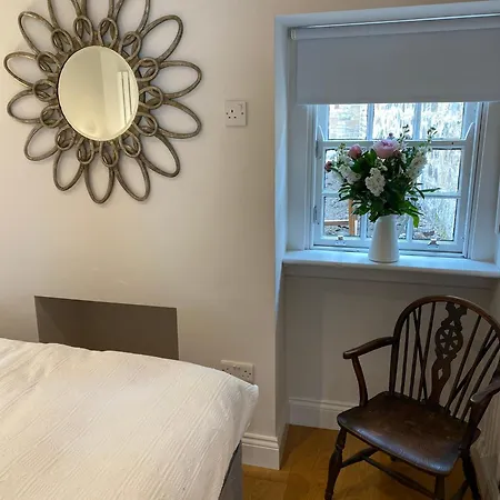 7a The Mews - In The Apartment