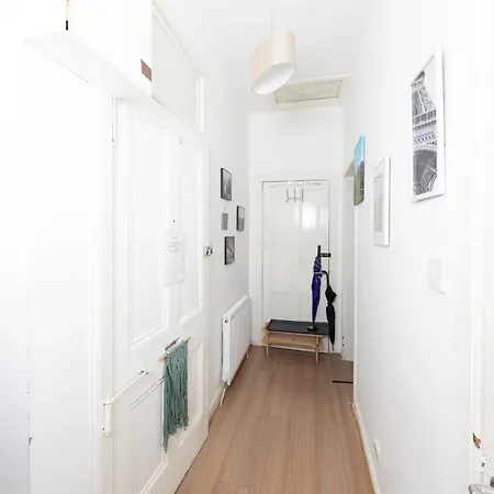 Desirable By The City Centre Apartment