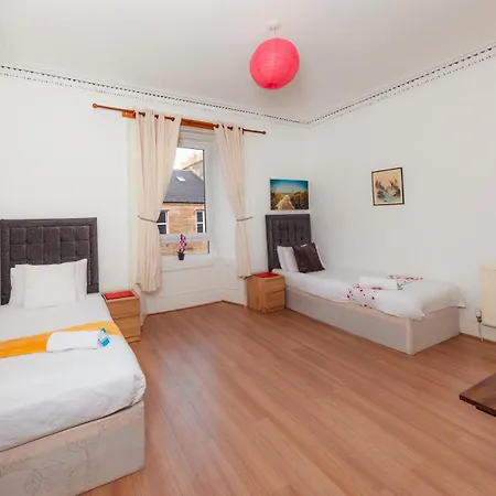 Desirable By The City Centre Apartment