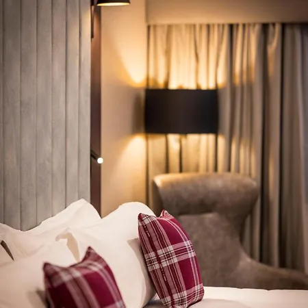 Tynecastle Park فندق 4*