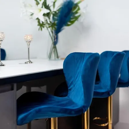 Spacious Modern Centre Castle Views * Edinburgh