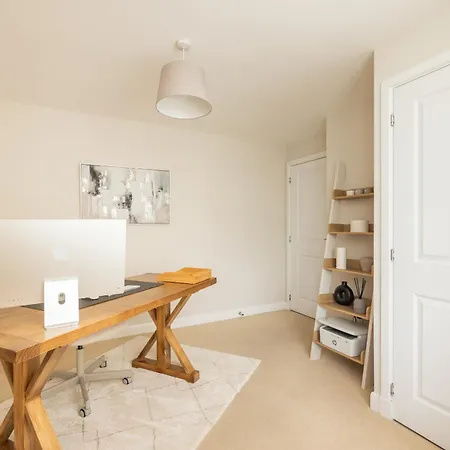 Luxury Detached * Edinburgh