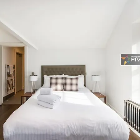 Cool Urban With Stunning Castle Views * Edinburgh