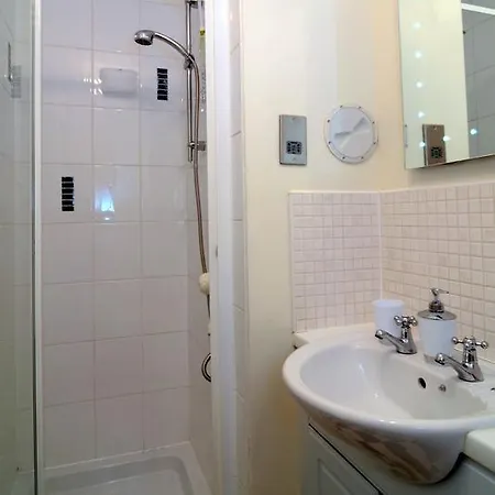 Апартаменты Powderhall Riverside *