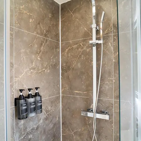 Modern 2 Bedroom In Free Parking Nyaraló Edinburgh