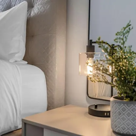 Stylish Elegance In City's Heart Apartment Edinburgh