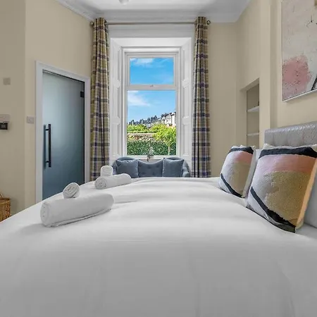 Apartament Elegant 3Bed-Central Edinburgh -By Holiday Homes