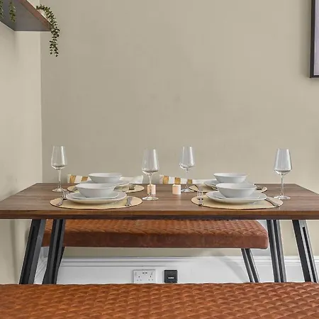 Elegant 2bed-central -by Homes Edinburgh