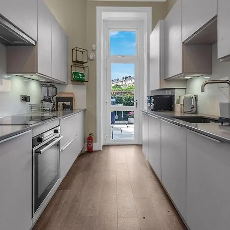 Apartment Stylish Elegance In City's Heart Edinburgh