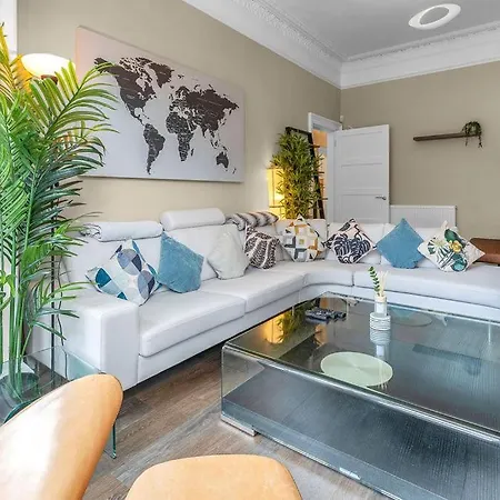 Elegant 3Bed-Central Edinburgh -By Holiday Homes Edynburg