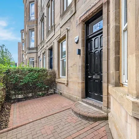 Apartment Stylish Elegance In City's Heart *