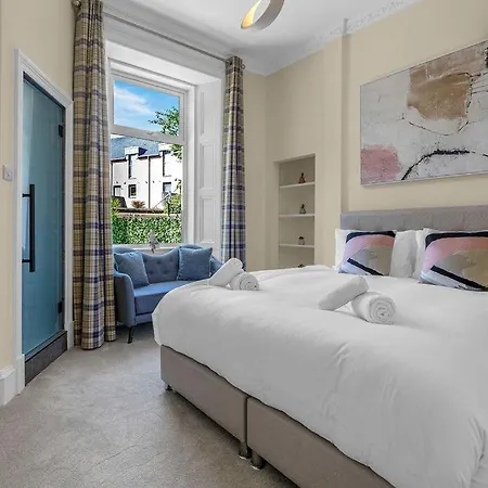 Stylish Elegance In City's Heart Apartment Edinburgh