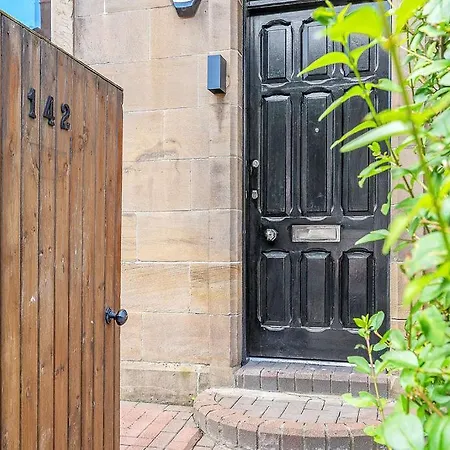 Stylish Elegance In City's Heart Edinburgh