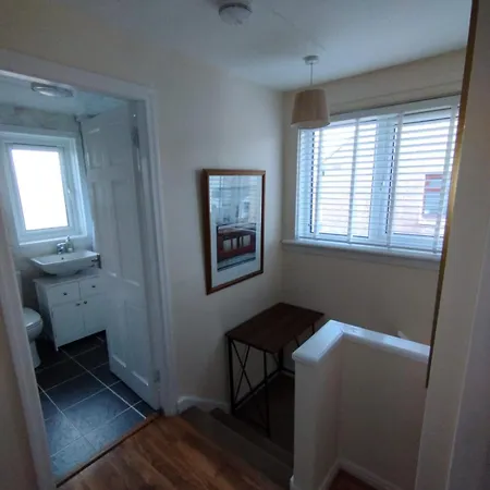 Villa 3 Bed House In - Private Parking Edinburgh