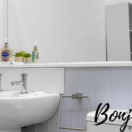Clichy Ground Floor 1br-1 Ba, Shared Garden Access By Bonjour Residences *