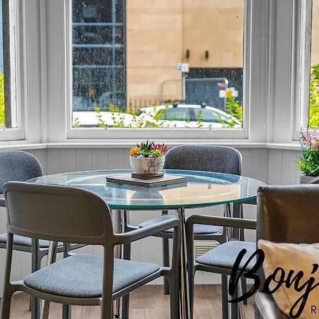 Clichy Ground Floor 1br-1 Ba, Shared Garden Access By Bonjour Residences * Edinburgh