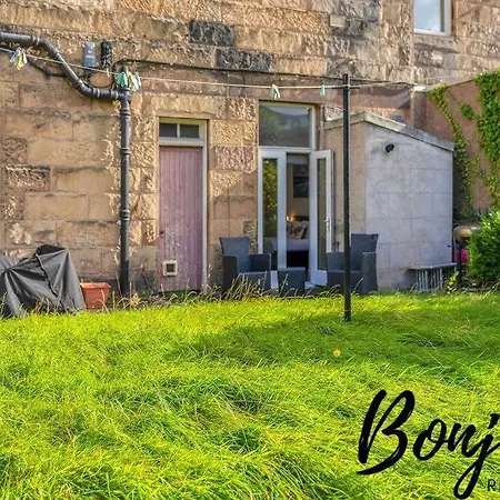 Clichy Ground Floor 1br-1 Ba, Shared Garden Access By Bonjour Residences
