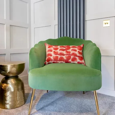 Boutique Castle View 3 Bedroom Apartment