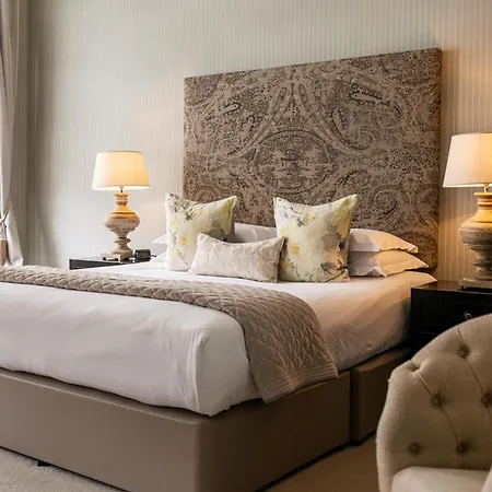 Nira Caledonia Hotel