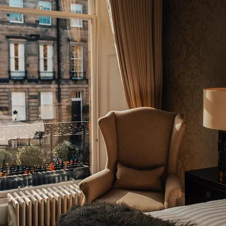 Nira Caledonia 4*