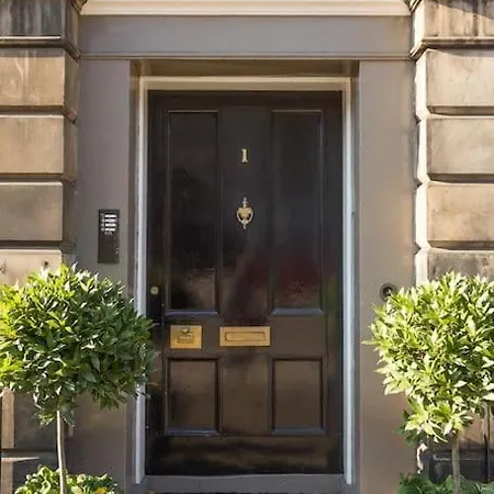 Prime Centre - 4 Bed Penthouse * Edinburgh