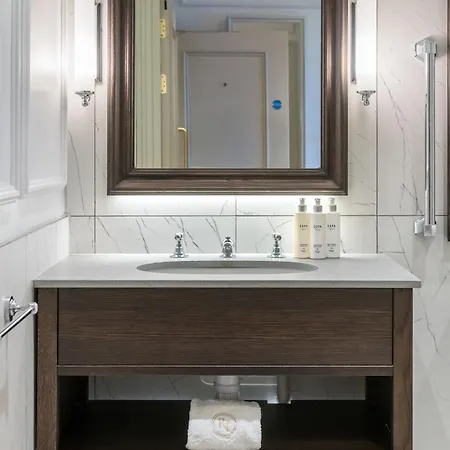 Righ Residences - George Street 4*