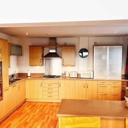 Spacious Penthouse Edinburgh