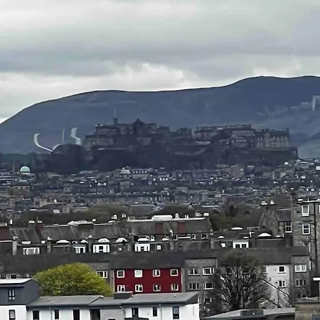 Spacious Penthouse Apartment Edinburgh