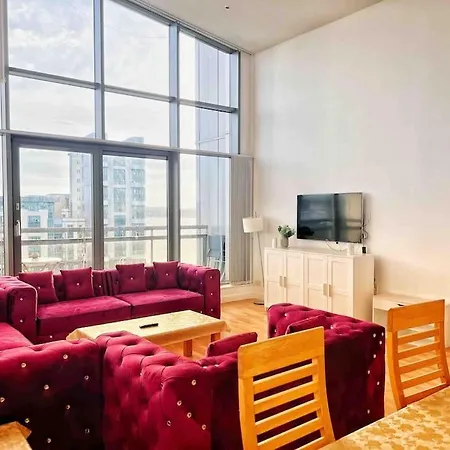 Spacious Penthouse *