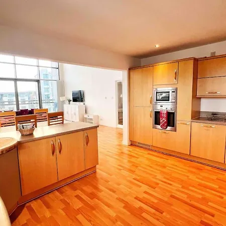 Apartment Spacious Penthouse Edinburgh