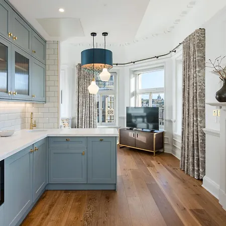 Ξενοδοχείο με διαμερίσματα Righ Residences - George Street 4*